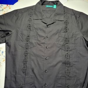 Cubavera Men's 100% Linen Four-Pocket Short Sleeve Button-Down Guayabera Shirt